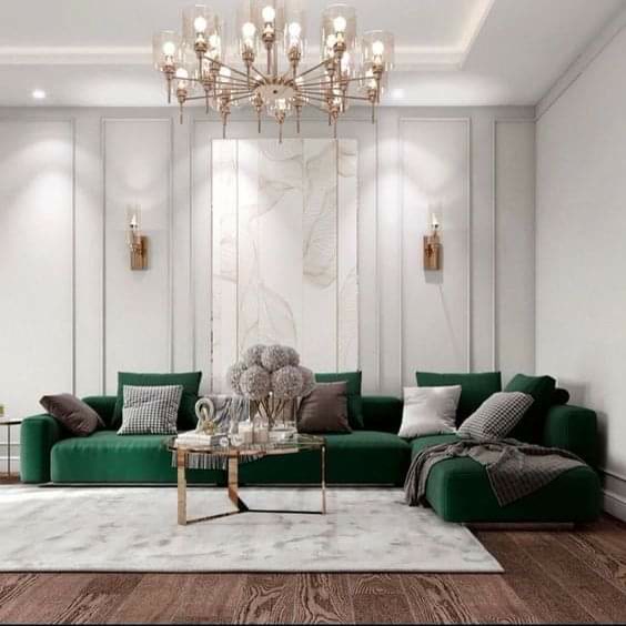 Zümrüt yeşili koltuklu salonda P85008 model dikey poliüretan duvar çıtası ve şık aydınlatma uygulaması.