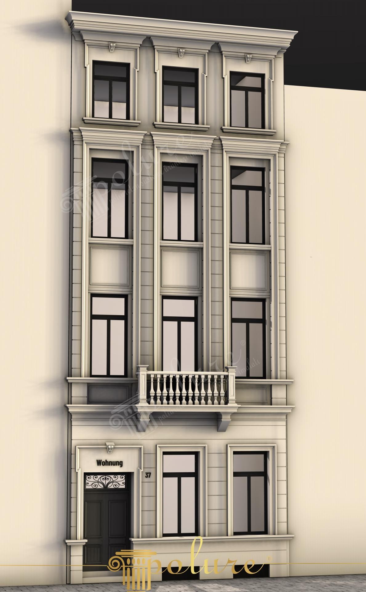 Poliüretan söve, pilaster sütun ve balkon korkulukları ile süslenmiş krem renkli klasik müstakil bina dış cephesi.