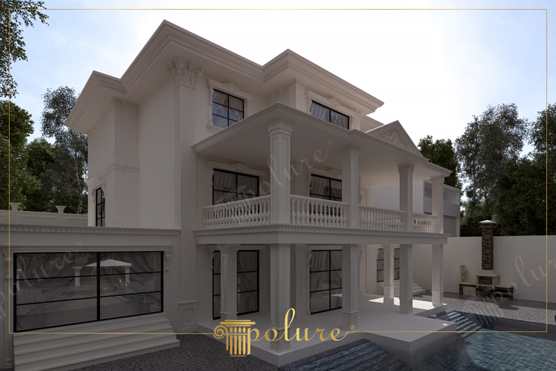 Beyaz poliüretan sütunlar, pencere söveleri ve balkon korkulukları ile süslenmiş klasik villa dış cephe tasarımı.