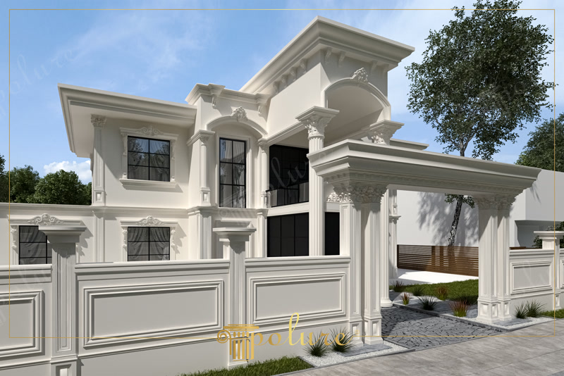 Poliüretan sütunlar, pencere söveleri ve dekoratif bahçe duvarı kaplaması ile süslenmiş beyaz klasik villa dış cephesi.