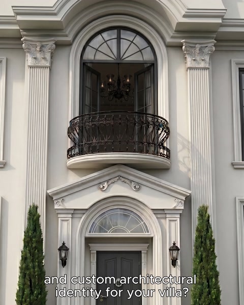 Villa giriş kapısı çevresinde sütun ve söve uygulaması