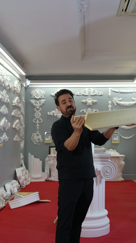 LED şeridi örten kanalın iç yüzeyi sergileniyor