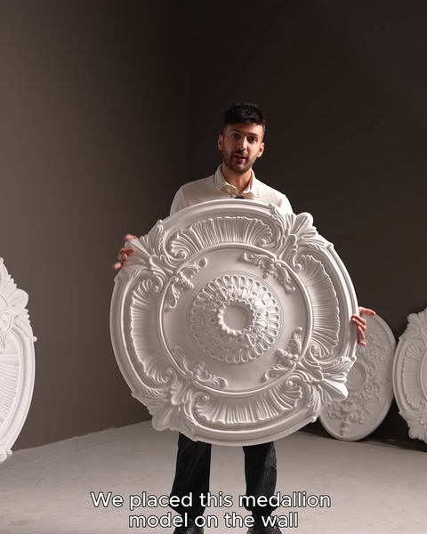 Göbek modelinin duvarda kullanılabileceğini gösteren tanıtım karesi