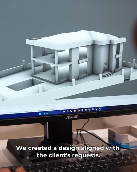 Bilgisayar ekranında villanın beyaz katı 3D modeli oluşturuluyor