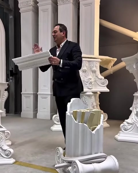 Uzun kartonpiyer profili yatay tutularak yüzey biçimi sergileniyor