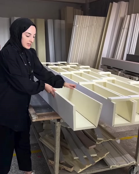 Kiriş uygulaması için hazırlanan içi boş profiller gösteriliyor